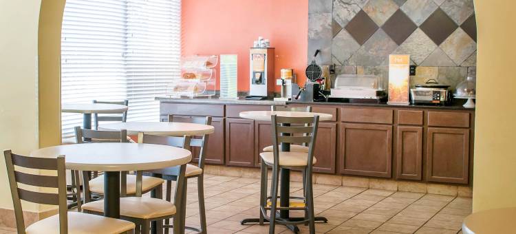 拉斐特I-65凯艺套房酒店(Quality Inn & Suites Lafayette I-65)图片