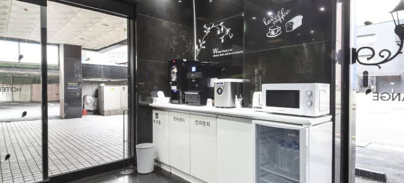 橙色酒店(Orange Hotel)图片