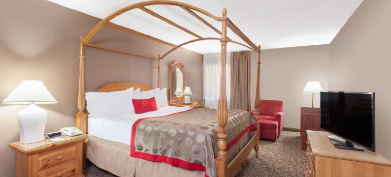 弗雷斯诺北华美达酒店(Ramada by Wyndham Fresno North)图片