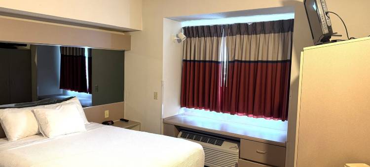 布卢明顿MSP机场麦客达温德姆酒店(Microtel Inn & Suites by Wyndham Bloomington MSP Airport)图片