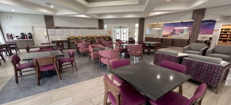 杰克逊维尔巴特勒大道拉昆塔温德姆套房酒店(La Quinta Inn & Suites by Wyndham Jacksonville Butler Blvd)图片