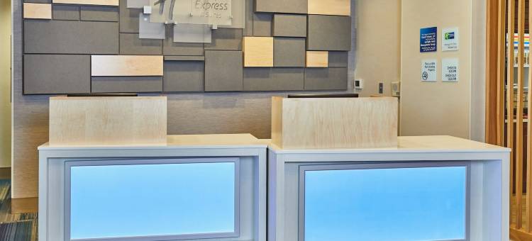 智选假日套房酒店梅德福的中央点(Holiday Inn Express & Suites MEDFORD-CENTRAL POINT by IHG)图片