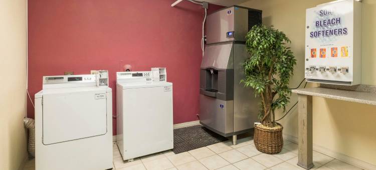纽黑文米尔福德红顶酒店(Red Roof Inn Milford - New Haven)图片