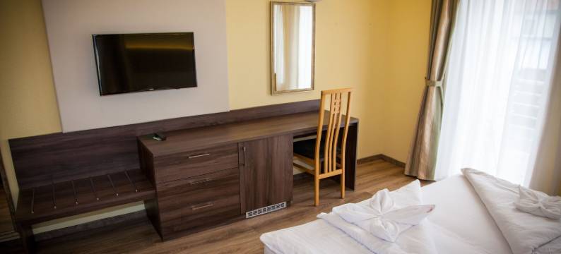 翡翠酒店-伊苏斯蒂德酒店(Jade Hotel-Ezüsthíd Hotel)图片