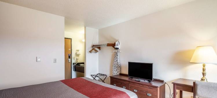 威斯康星萨库维里 6 号汽车旅馆(Motel 6 Saukville, WI)图片