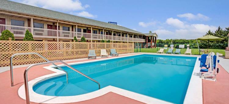 Travelodge by Wyndham Sellersburg / Louisville North图片