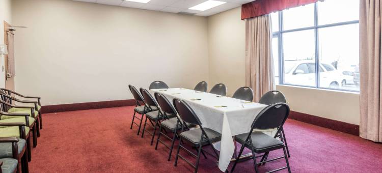 密西沙加速 8 酒店(Super 8 by Wyndham Mississauga)图片