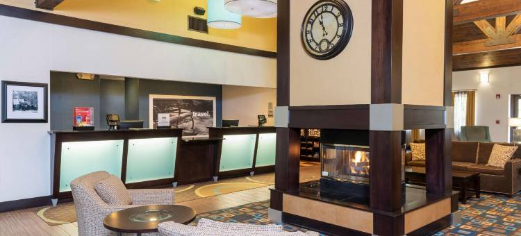 克利夫兰机场/米德尔堡高地欢朋套房酒店(Hampton Inn & Suites Cleveland-Airport/Middleburg Heights)图片