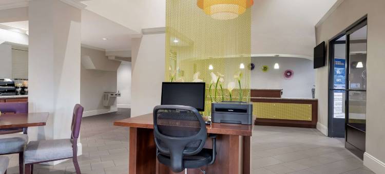 Best Western Deer Park Inn  Suites图片