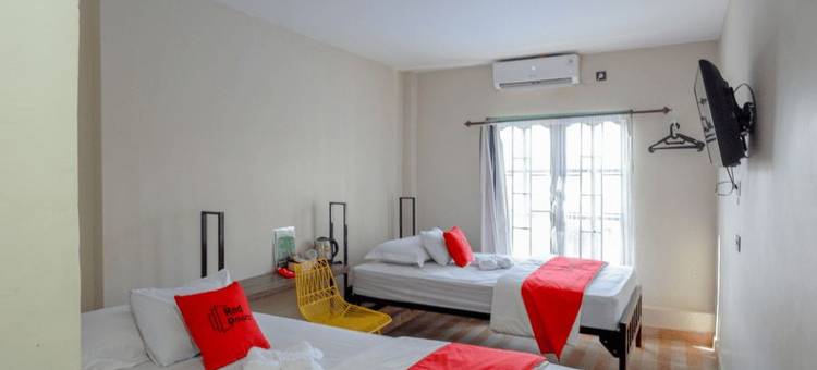 红多兹伊斯兰酒店@帕洛波惹兰詹德拉尔苏迪尔曼(RedDoorz @ Jalan Jenderal Sudirman Palopo)图片