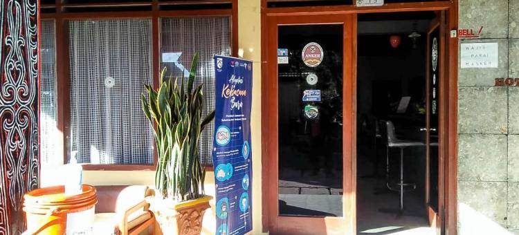 奥利伯特帕拉帕特阿吉巴塔米特拉红门酒店(Hotel Olibert Parapat Ajibata Mitra RedDoorz)图片