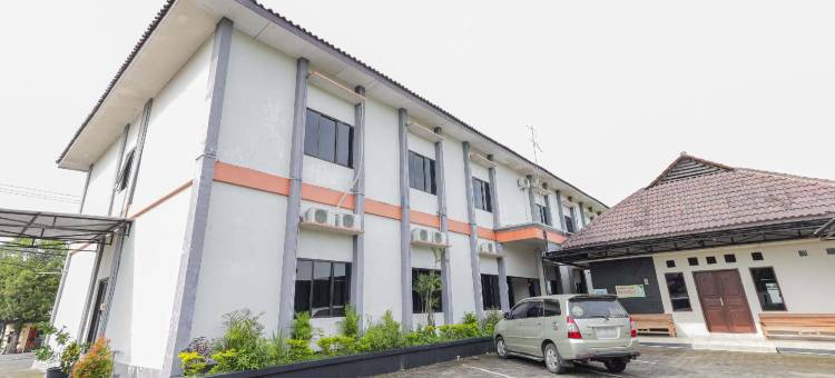 努安萨恩加维酒店(RedDoorz at Hotel Nuansa Ngawi)图片