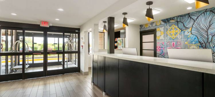 得梅因西克莱夫拉昆塔温德姆套房酒店(La Quinta Inn & Suites by Wyndham des Moines West Clive)图片