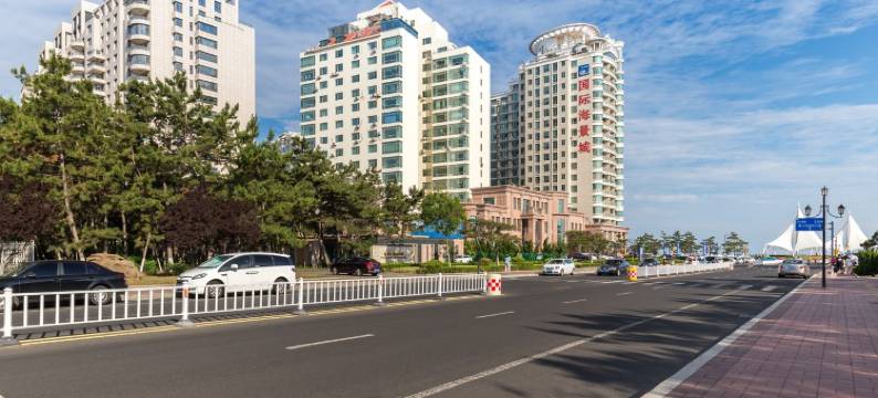 国际海水浴场君威海景民宿(环海路3号分店)图片