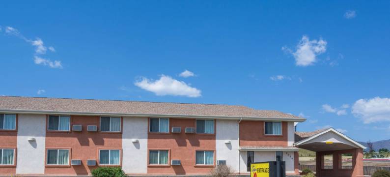 科罗拉多斯普林斯-切斯特纳特街温德姆速8酒店(Super 8 by Wyndham Colorado Springs/Chestnut Street)图片