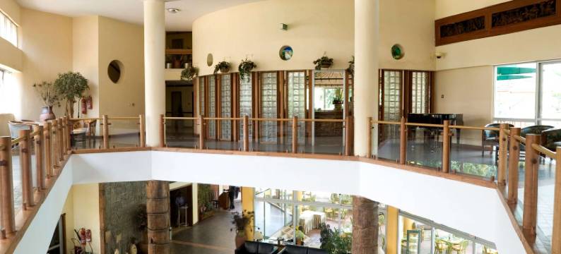 高尔夫球场酒店(Golf Course Hotel)图片