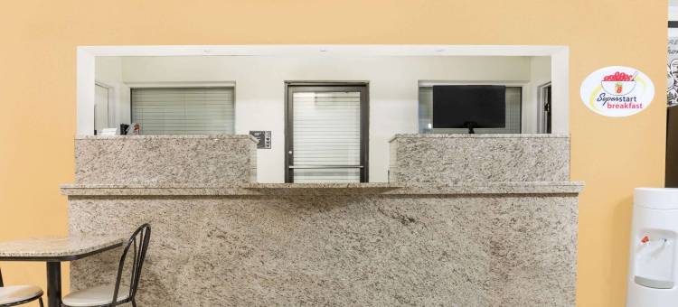 桑蒂速8酒店(Super 8 by Wyndham Santee)图片