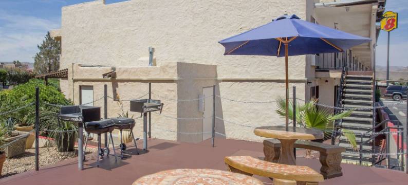 巴斯托温德姆速8酒店(Super 8 by Wyndham Barstow)图片