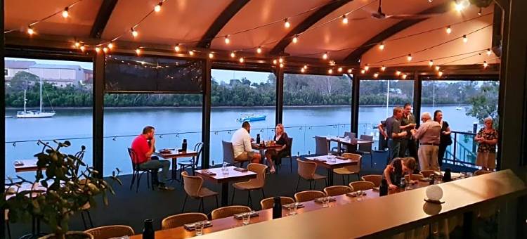 伯内特河滨酒店(Burnett Riverside Hotel)图片