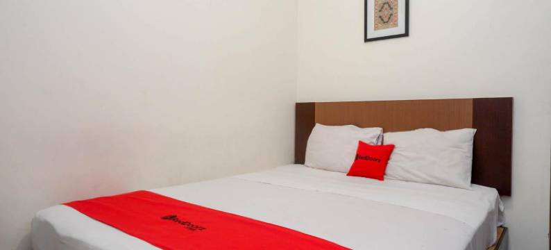 红色伙伴伊斯兰纳米拉酒店(RedDoorz Syariah at Namira Hotel)图片