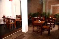 Hotel Sabareesh Park - Bữa sáng