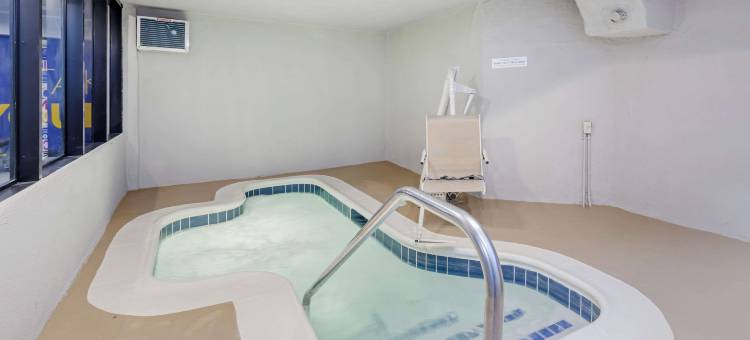 舒适套房酒店尔湾光谱(Comfort Inn & Suites Irvine Spectrum)图片