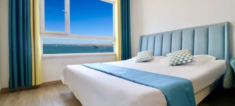 蓝天白云海景民宿(金沙滩路1号分店)图片