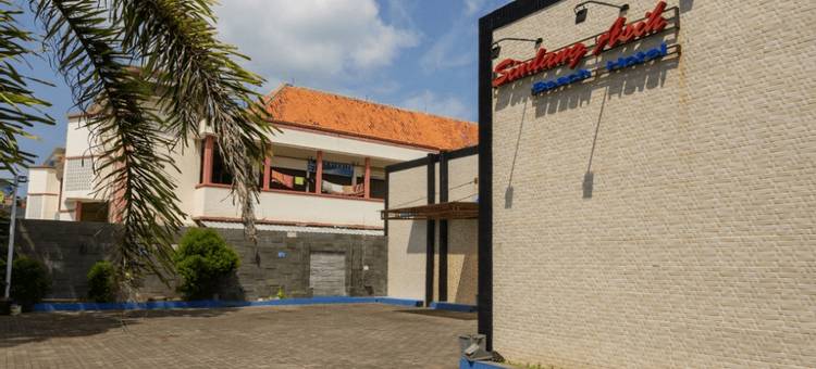 庞岸达兰提姆尔潘泰红多兹酒店(RedDoorz Near Goa Panggung)图片