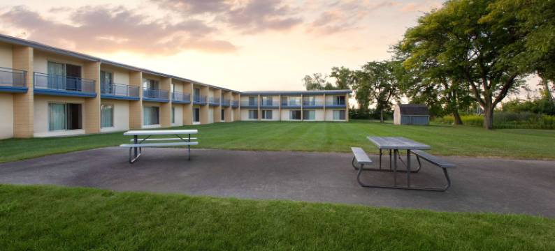 贝城温德姆呗盟汽车旅馆(Baymont by Wyndham Bay City)图片