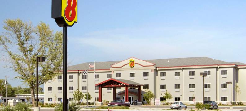 托皮卡-福布斯登陆温德姆速8酒店(Super 8 by Wyndham Topeka at Forbes Landing)图片