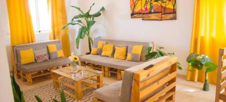 Cosy & Relax Yellow House 5mn Walk from the Beach!图片