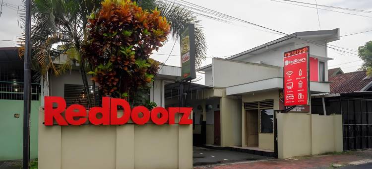 红多兹伊斯兰酒店-顺安博南马格朗(RedDoorz Syariah @ Sunan Bonang Magelang)图片