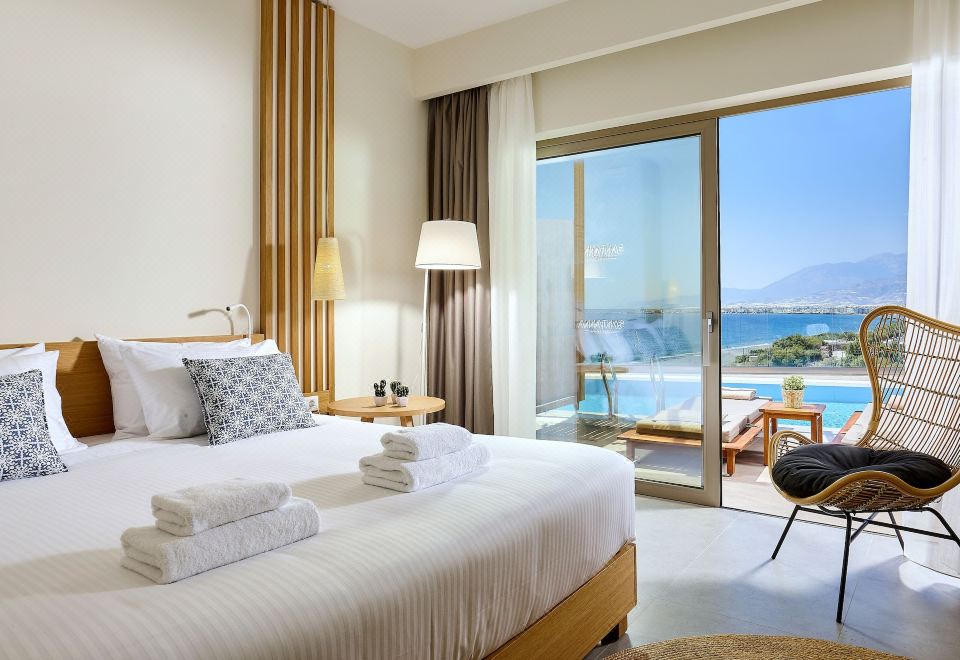 Enorme Santanna Beach Hotel Overview