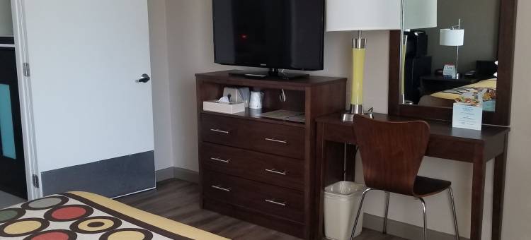 洛杉矶-卡尔弗城地区速 8 酒店(Super 8 by Wyndham Culver)图片