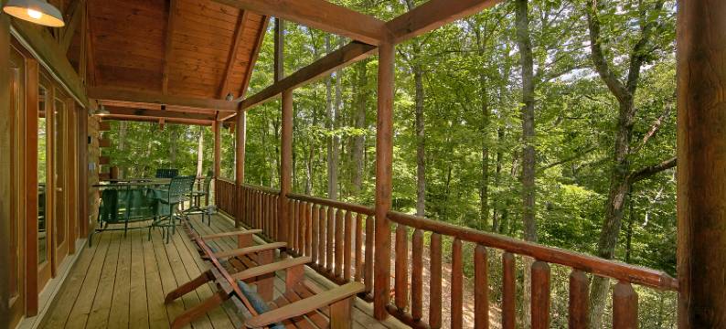 Private Wooded Setting with Game Room and Hot Tub - Stunning Rustic Haven图片