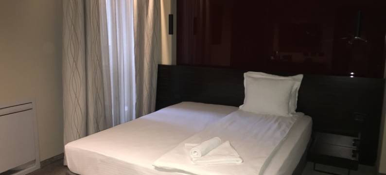 名居酒店(Famous House)图片