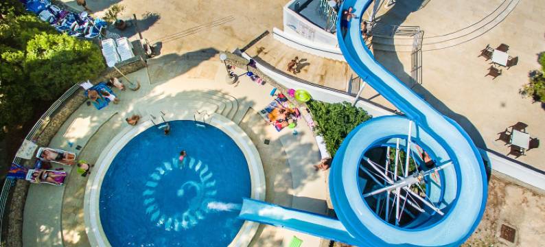 德拉兹卡路瓦卡度假别墅酒店(Villa Lovorka - Hotel Resort Dražica)图片