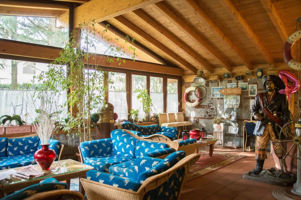 Hotel Ristorante la Perla Over view