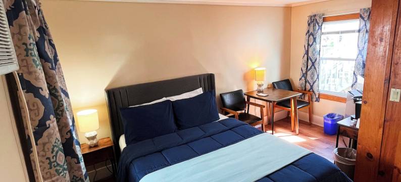 蓝松鸦汽车旅馆(Blue Jay Motel)图片