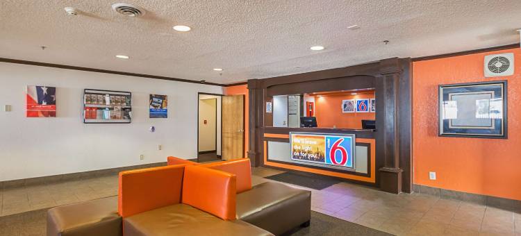 6号汽车旅馆十字路口购物中心 - 滑铁卢 - 雪松瀑布(Motel 6 Waterloo, IA - Crossroads Mall - Cedar Falls)图片