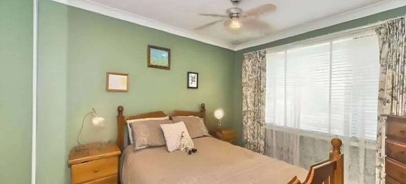 欢乐四卧室，免费停车(Cheerful 4 Bedrooms with Free Parking)图片