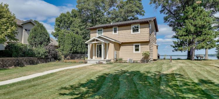 湖滨奇普瓦瀑布避风港，带私人露台！(Lakefront Chippewa Falls Haven with Private Deck!)图片