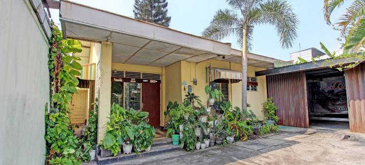 OYO 92998威路登客栈(Wiludjeng Guest House Syariah Near Alun Alun Sragen Mitra RedDoorz)图片