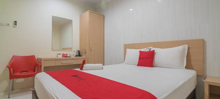 红多兹酒店-近三宝垄MT哈尔优诺(RedDoorz Near MT Haryono Semarang)图片