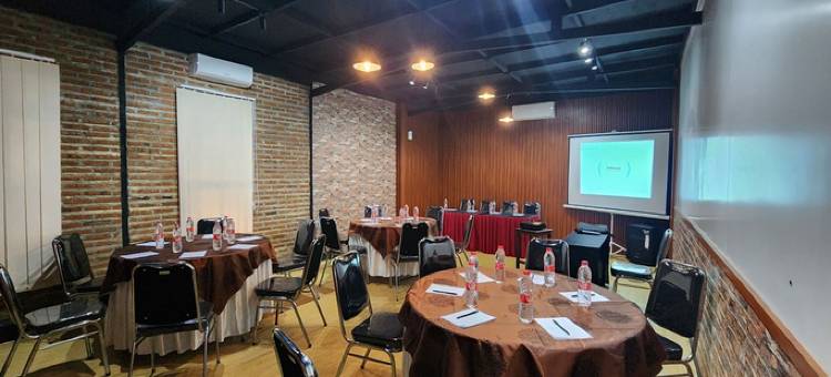 RedDoorz Syariah Near Exit Tol Nganjuk图片