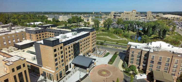 南本德希尔顿大使套房酒店(Embassy Suites by Hilton South Bend at Notre Dame)图片