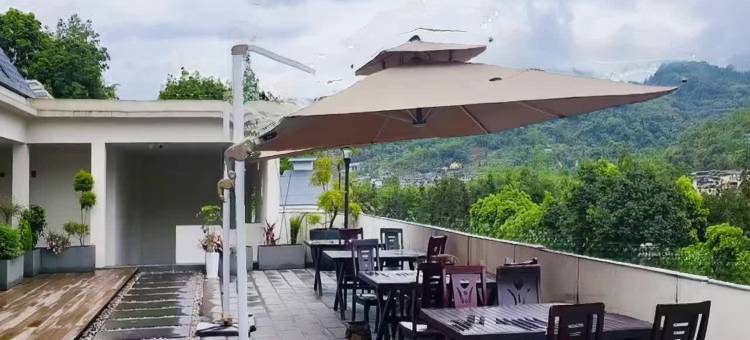 雅安隐栖古泉民宿(周公山旅游度假区店)图片