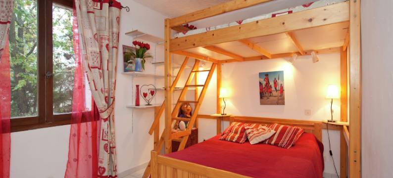 Villa in Bagnols with Pool & Near Nature Parks图片