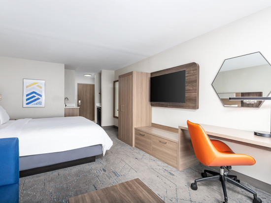 兰开斯特洲际智选假日套房酒店