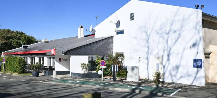 宜必思拉瓦尔瑞莱达穆尔酒店(Ibis Laval le Relais d'Armor)图片